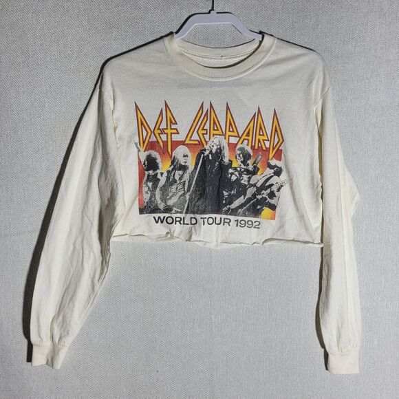 Def Leppard NWT  Crop T shirt Concert Band LS SMALL MEDIUM Forever 21 - Picture 1 of 10